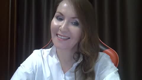 taisialucky77 online show from 10/31/25, 05:25