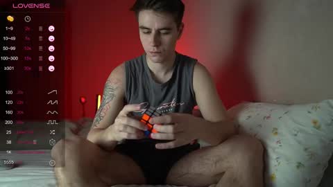 Taison online show from 12/04/25, 07:33