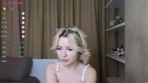 Emily online show from 02/02/25, 12:19