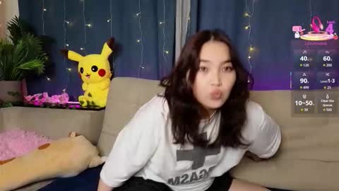 Soo Ying online show from 11/12/25, 08:52