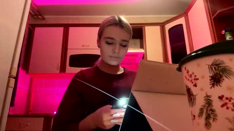 Snapshot of taitebinner chatting on 02/18/26, 06:26 Mia online show from 02/18/26, 06:26