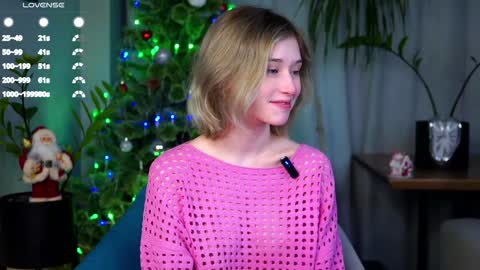 Snapshot of taitehambelton chatting on 12/21/24, 01:36 Mia online show from 12/21/24, 01:36