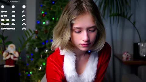 Snapshot of taitehambelton chatting on 12/23/24, 03:40 Mia online show from 12/23/24, 03:40