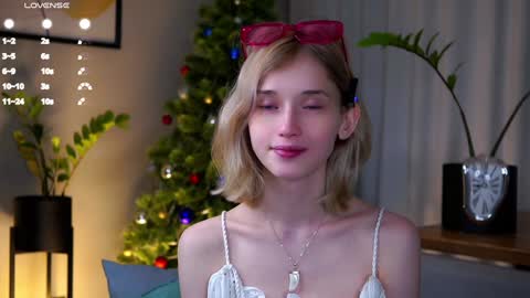 Snapshot of taitehambelton chatting on 01/18/25, 12:24 Mia online show from 01/18/25, 12:24