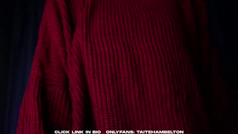 Snapshot of taitehambelton chatting on 09/14/25, 01:27 Mia online show from 09/14/25, 01:27