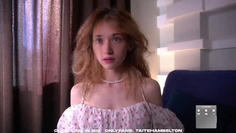 Snapshot of taitehambelton chatting on 09/20/25, 02:12 Mia online show from 09/20/25, 02:12
