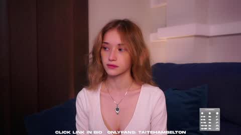 Snapshot of taitehambelton chatting on 09/29/25, 02:06 Mia online show from 09/29/25, 02:06