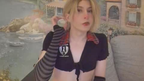 Snapshot of taka_s_paintroom chatting on 11/03/25, 02:35 Taka online show from 11/03/25, 02:35