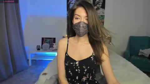 Snapshot of take_me_to_moon chatting on 01/07/26, 01:41 Sasha online show from 01/07/26, 01:41