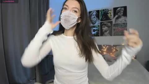 Snapshot of take_me_to_moon chatting on 01/19/26, 01:31 Sasha online show from 01/19/26, 01:31