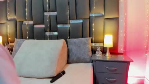 Snapshot of talianavega chatting on 12/19/25, 06:59 tali online show from 12/19/25, 06:59