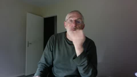 Snapshot of taliesin4321 chatting on 03/30/26, 06:42 Jack Pierrot online show from 03/30/26, 06:42