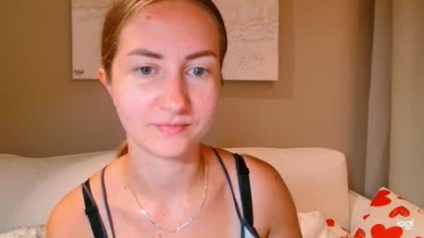  Kira  online show from 10/11/25, 05:28