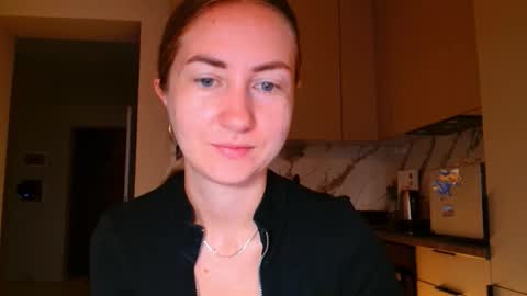  Kira  online show from 10/25/25, 05:48