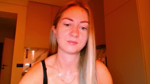  Kira  online show from 11/19/25, 06:02