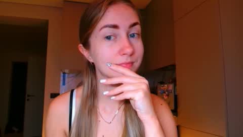  Kira  online show from 11/26/25, 06:25