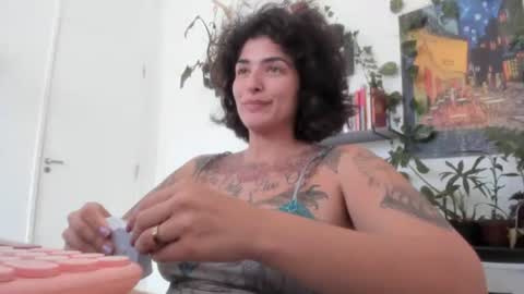 Snapshot of talimajid chatting on 11/17/25, 09:42 Tali Majid online show from 11/17/25, 09:42