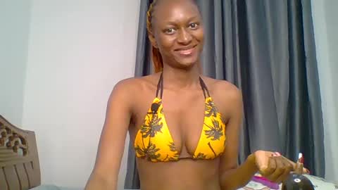 Snapshot of talisha_smiley chatting on 06/27/26, 03:22 talisha smiles online show from 06/27/26, 03:22