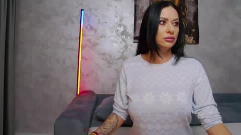 Snapshot of tallida69 chatting on 11/16/25, 08:36 Tallida online show from 11/16/25, 08:36