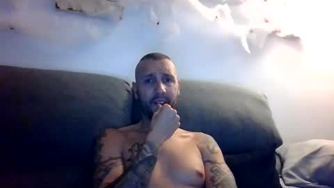 Snapshot of tamalbexxx chatting on 10/17/25, 11:18 tamalbexx online show from 10/17/25, 11:18