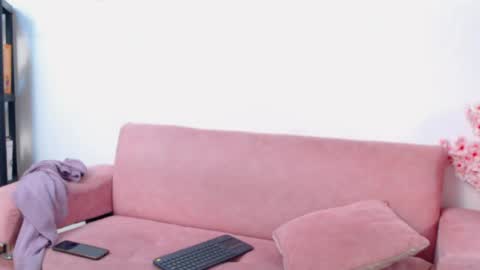 Hi im sara online show from 05/02/26, 12:43