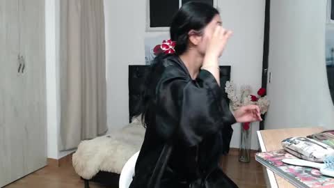 Hi im sara online show from 05/06/26, 12:54