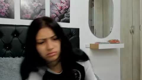 Hi im sara online show from 06/22/26, 12:46