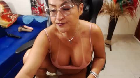 Snapshot of tamara_luaren chatting on 12/14/24, 02:42 Tamara online show from 12/14/24, 02:42