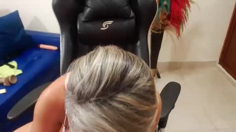 Snapshot of tamara_luaren chatting on 01/16/25, 05:00 Tamara online show from 01/16/25, 05:00