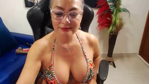 Snapshot of tamara_luaren chatting on 09/16/25, 03:40 Tamara online show from 09/16/25, 03:40