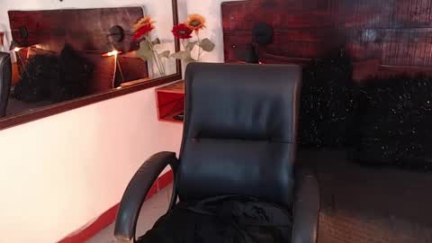    online show from 03/11/25, 09:37