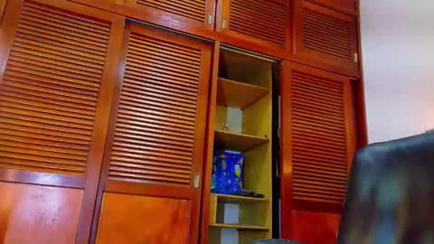    online show from 09/21/25, 05:03