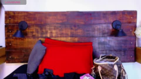 Snapshot of tamara_sanz1 chatting on 04/15/26, 10:00 online show from 04/15/26, 10:00