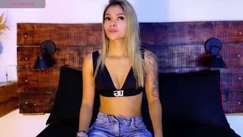 Snapshot of tamara_sanz1 chatting on 05/01/26, 10:53 online show from 05/01/26, 10:53