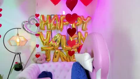 Snapshot of tamara_slimx chatting on 02/15/25, 08:00 Tamara online show from 02/15/25, 08:00