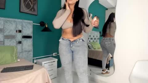 tamaraa online show from 12/05/25, 12:14