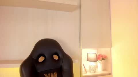 Tami online show from 10/23/25, 08:18