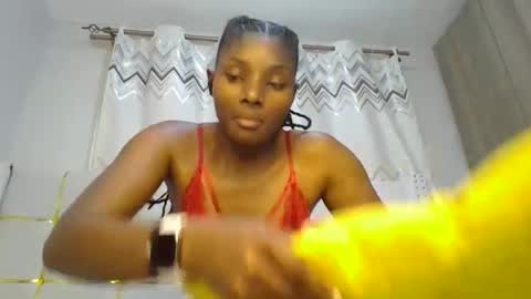 Snapshot of tamia538235 chatting on 02/15/25, 01:10 tamia online show from 02/15/25, 01:10