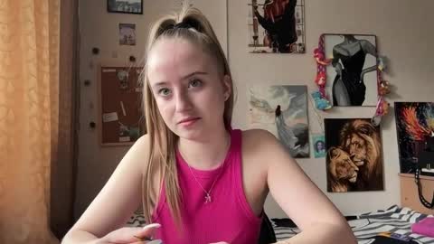 Snapshot of tamiecaimi chatting on 03/31/26, 01:44 Karina online show from 03/31/26, 01:44