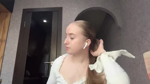 Karina online show from 04/29/26, 03:05