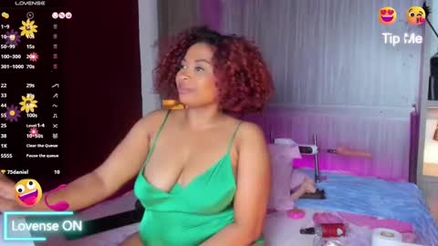 Snapshot of tammybrown1 chatting on 01/25/25, 05:51 T A M M Y online show from 01/25/25, 05:51