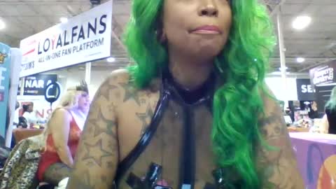 Snapshot of tammygold chatting on 12/07/24, 10:28 Tammygold online show from 12/07/24, 10:28