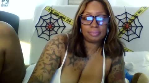 Snapshot of tammygold chatting on 10/25/25, 01:13 Tammygold online show from 10/25/25, 01:13