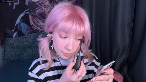 Lola online show from 12/18/25, 07:09