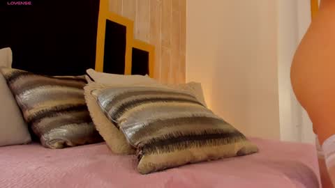 Tamy online show from 01/10/25, 01:53