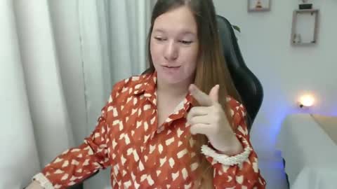 Snapshot of tamy_shine87 chatting on 12/17/24, 01:50 Im Samy online show from 12/17/24, 01:50