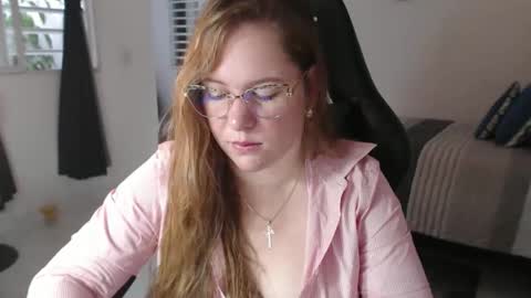 Snapshot of tamy_shine87 chatting on 02/22/26, 09:13 Im Samy online show from 02/22/26, 09:13