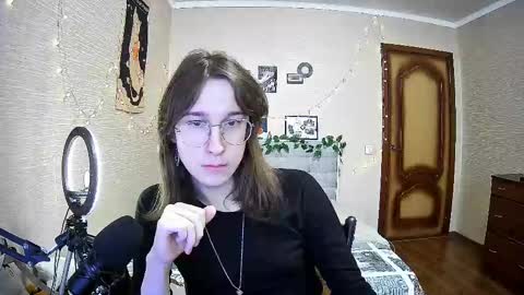 Snapshot of tangerine4dreams chatting on 02/11/25, 10:15 Milena Kuprianova online show from 02/11/25, 10:15