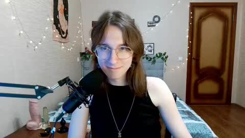 Snapshot of tangerine4dreams chatting on 02/13/25, 12:54 Milena Kuprianova online show from 02/13/25, 12:54