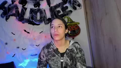 tania06 online show from 11/01/25, 01:13